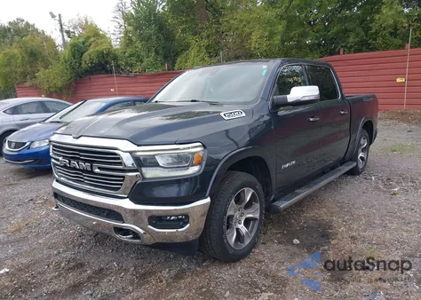 2021 Ram 1500 Laramie 4X4 5'7 Box z USA, uszkodzony, nr VIN 1C6SRFJT8MN729101